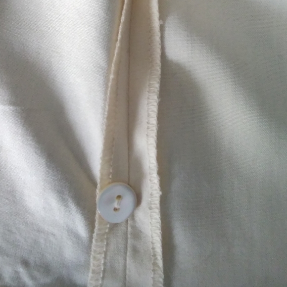 ☀️HP☀️ LIZ CLAIBORNE 💯% Silk Blouse - Picture 7 of 10